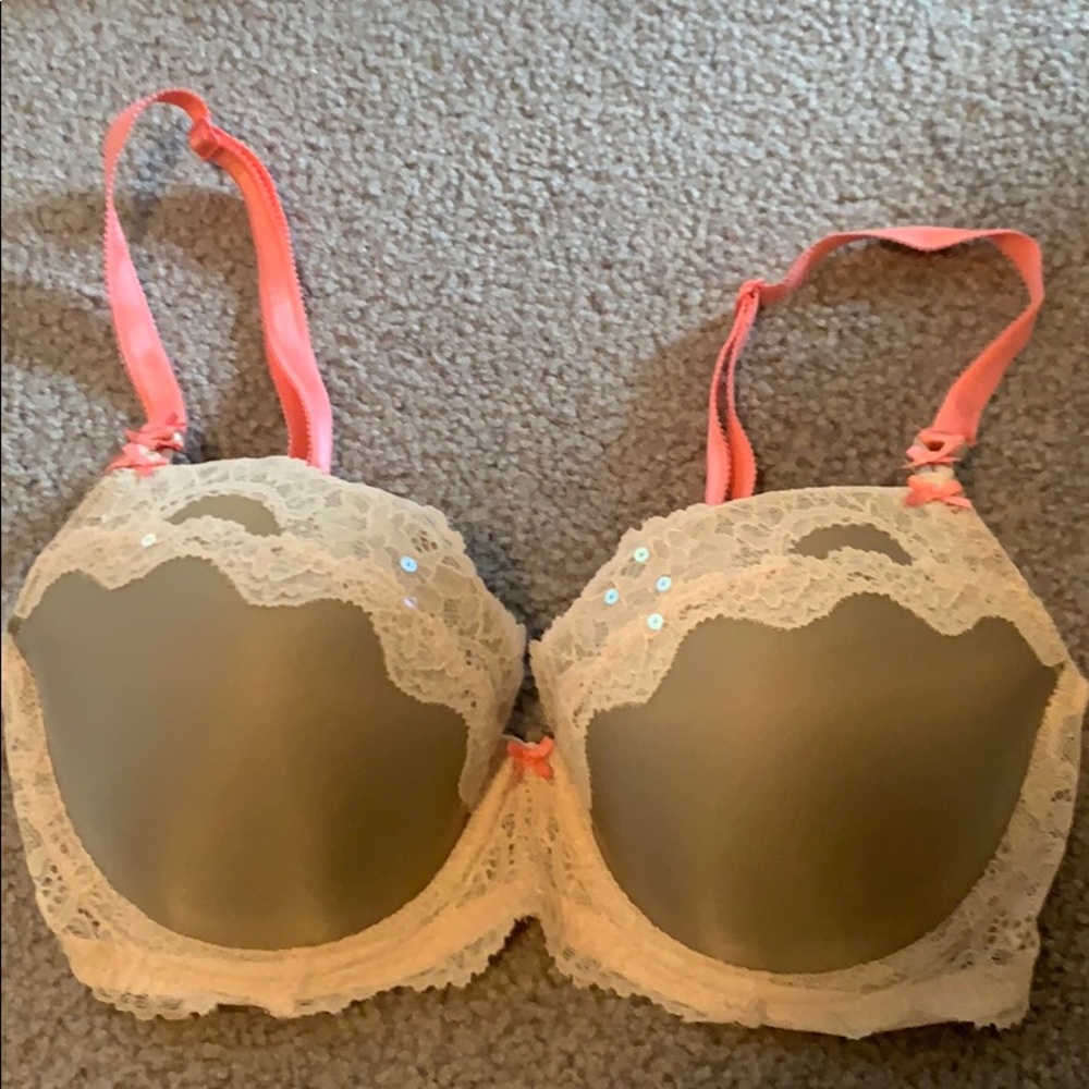 NWOT VS Dream Angles Bra